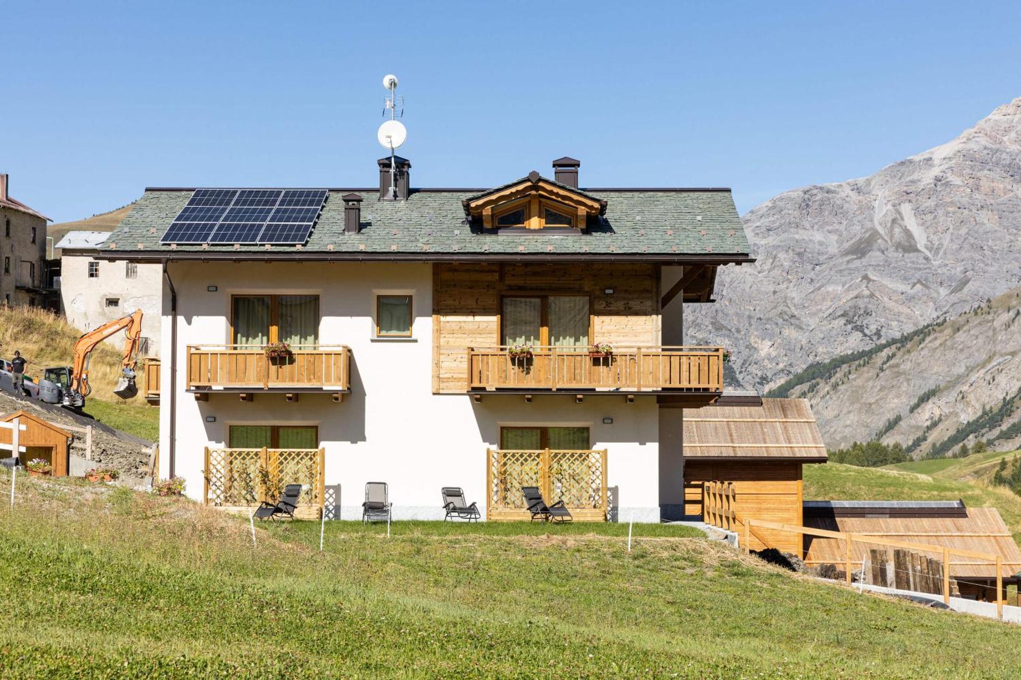 Pianeta Oro Chalet Allegra Livigno Esterno foto